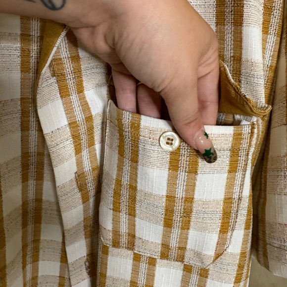 Vintage Tan, Plaid Button Down 🍂 - Picture 8 of 9